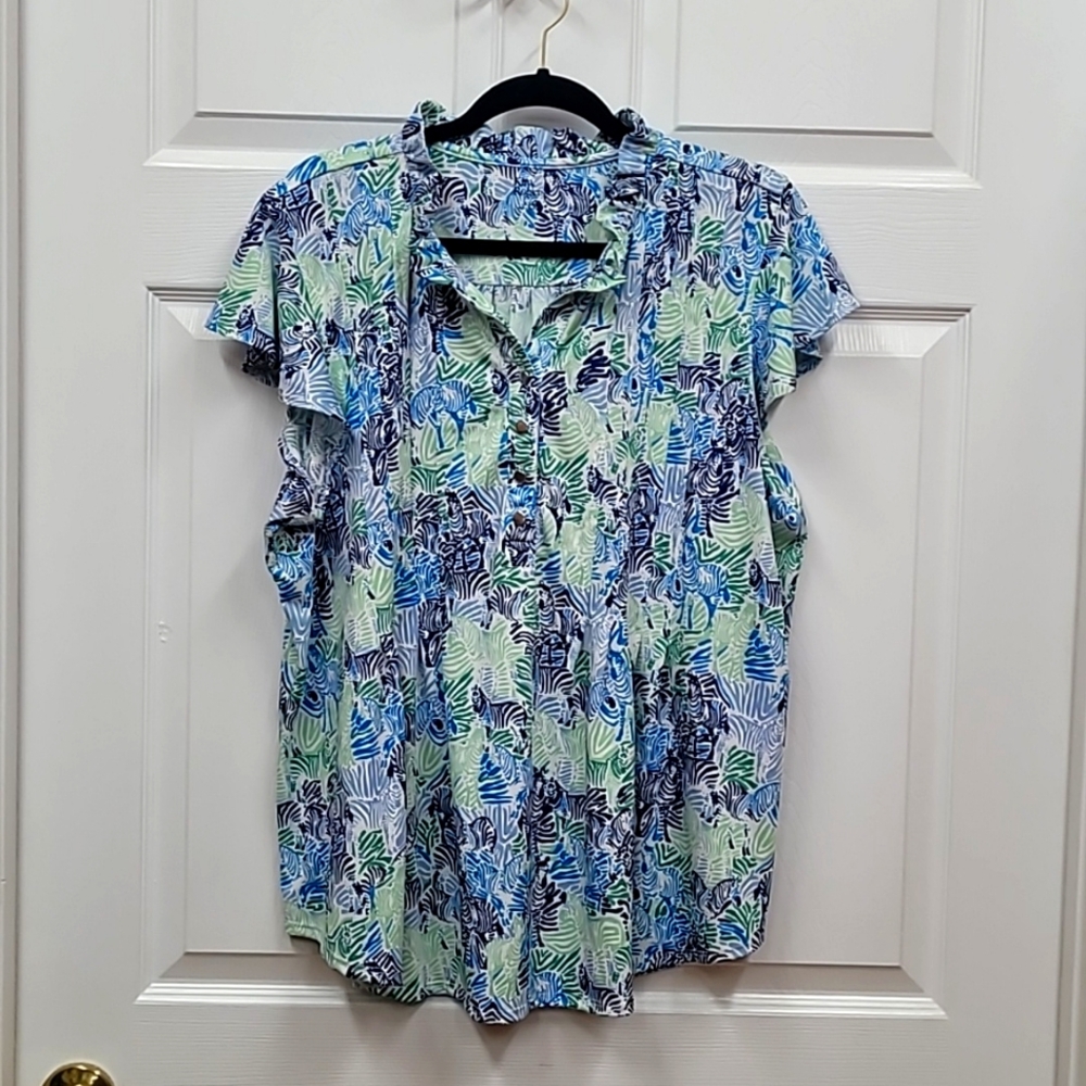 Kim Rogers top, with subtle giraffe pattern.